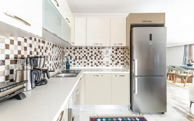 Central and Cozy Flat With Terrace in Sisli