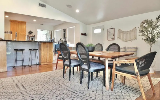 Bellflower Breeze Charming 3 BDR in Long Beach!