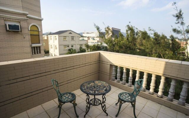 Red Tomato Modern Branch