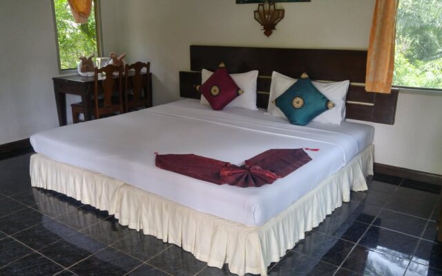 Fullmoon House & Resort