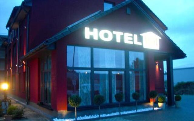 Hotel 108