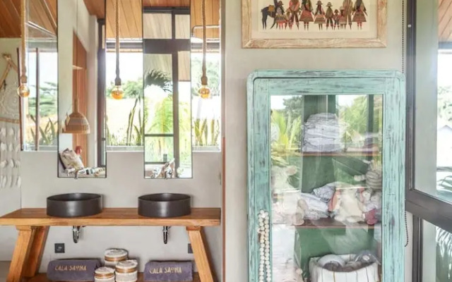 Exceptional Architect's 5BR Villa, an Oasis Gem in Canggu Centre
