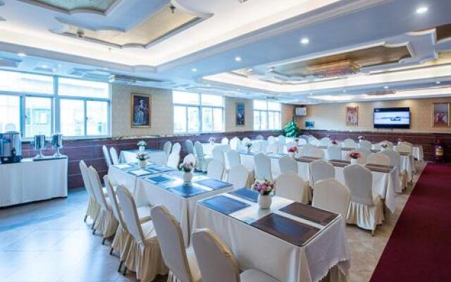 Vienna Hotel ( Shenzhen Fuyong Bridge Branch)