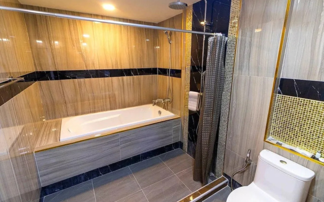 arunsakhon luxury condo