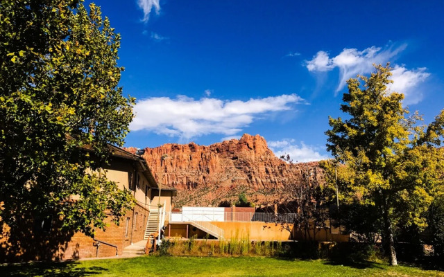 Zion Suites of Hildale