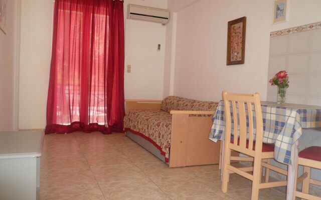 Manine Apartments