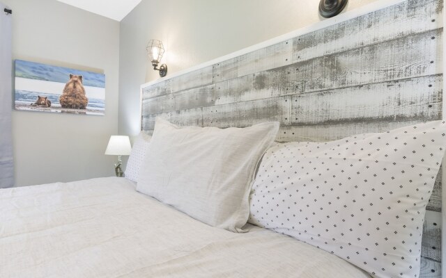 Ozark Escape at the Pointe