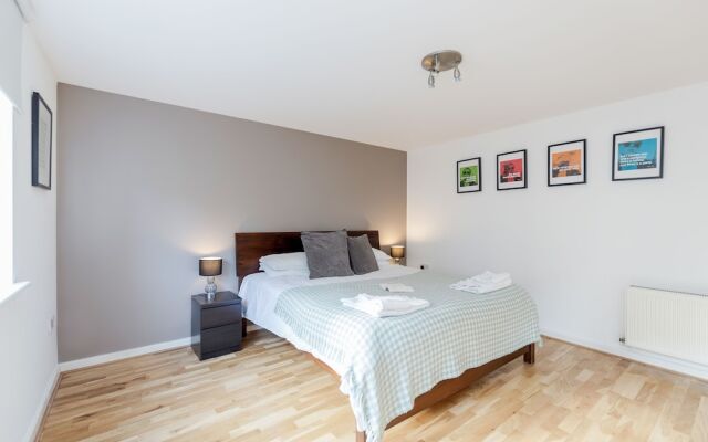 The Bateman's Shoreditch 2 Bed Flat by BaseToGo