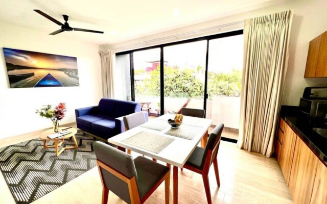 Amira Central 303 By Lockey