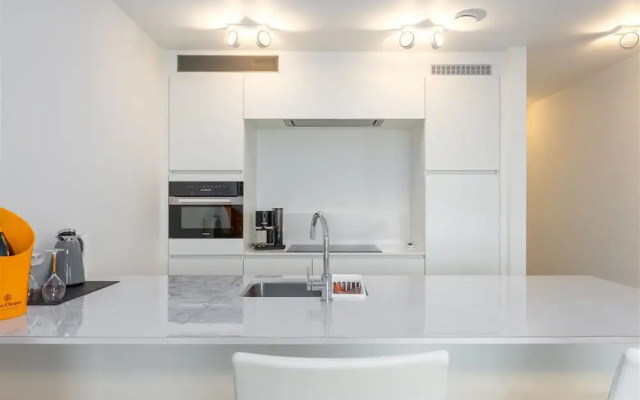 Spacious New-build Apartment With Large Terrace