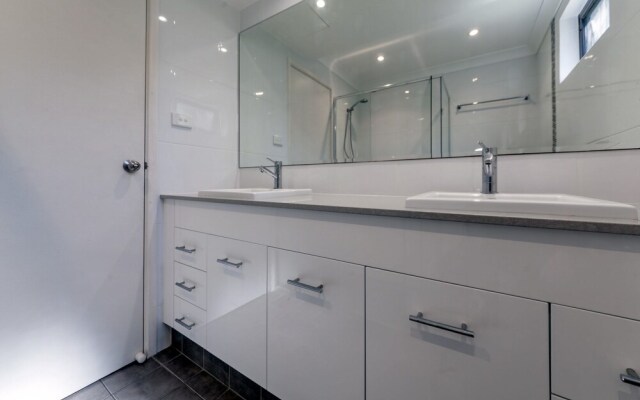 Carindale, Unit 16/19-23 Dowling Street