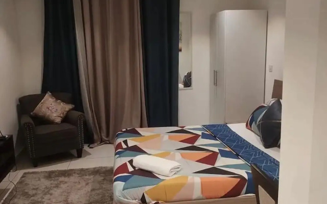Golden Breeze Suites