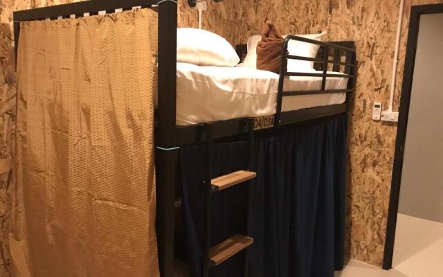 OYO 526 Baan Wararin Hostel