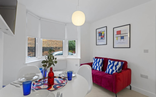 OnPoint -3 Bed House - Parking