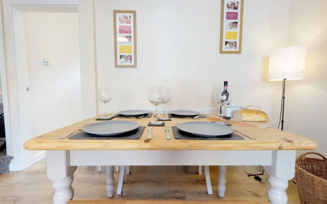 Stayzo Westminster Stylish House Accommodation