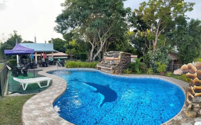 Monty's Riverside View Resort by Cocotel