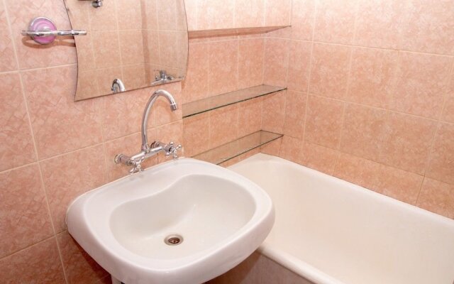 Apartment on Posyetskaya 16