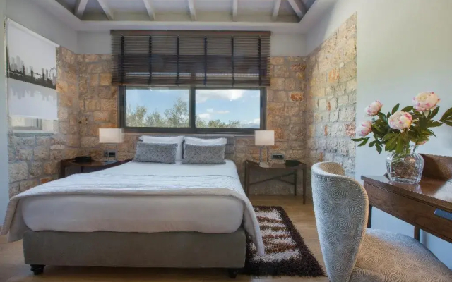 Anthemion Suites & Villas
