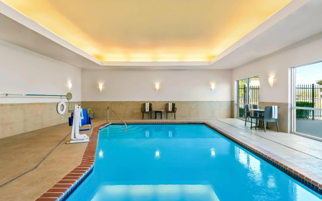 Comfort Suites Bentonville - Rogers