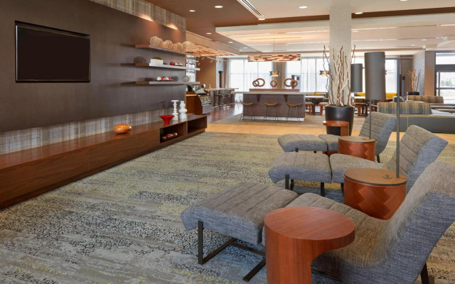 Courtyard by Marriott Kingston Highway 401/Division Street