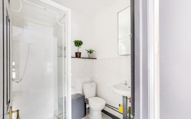 Studio Apartment  Central London