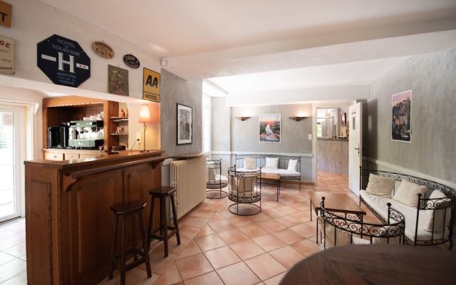 Logis Hôtel Domaine les Falaises