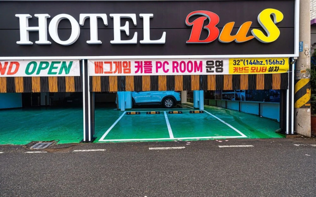 Bus Hotel