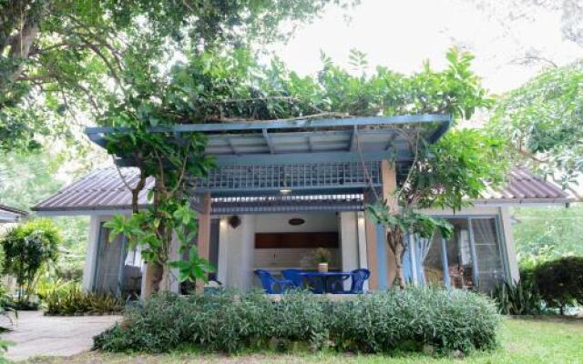 Baan Kratom Tong by the sea