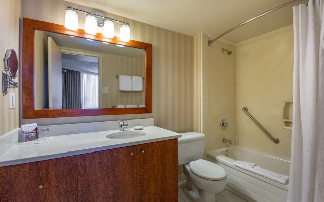 Victoria Regent Waterfront Hotel & Suites