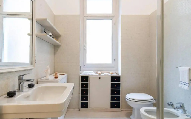 Anita Flexyrent apt in Brera district A.C. WiFi
