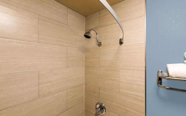 Ramada Louisville Downtown North