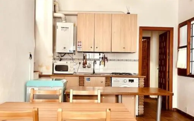 Charming, spacious Albayzin apartment