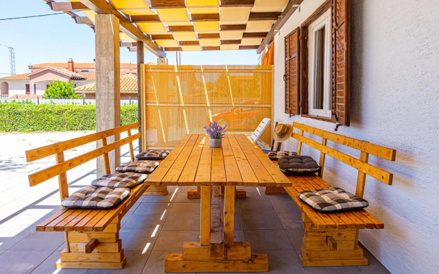 Šjor 2 BDR Apartment w grill