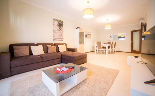 B03 - Luxury 2 Bed near Lagos Marina