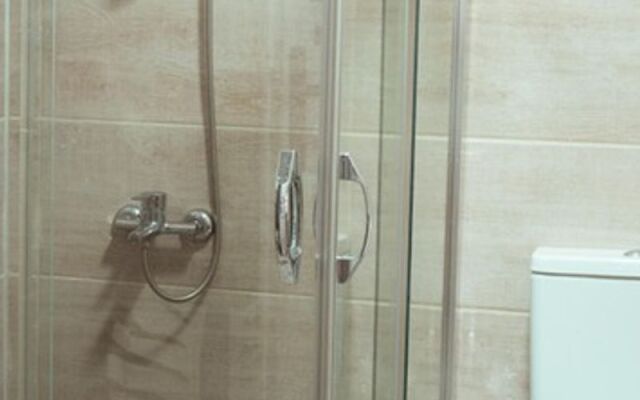 Qara Otel