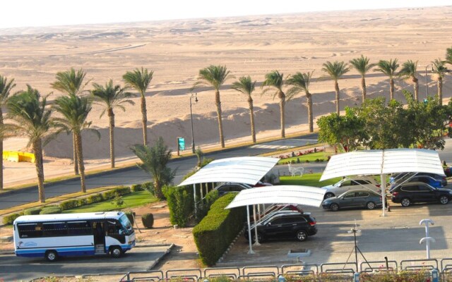 Beachfront and sea View in 5 Star Hotel Hurghada