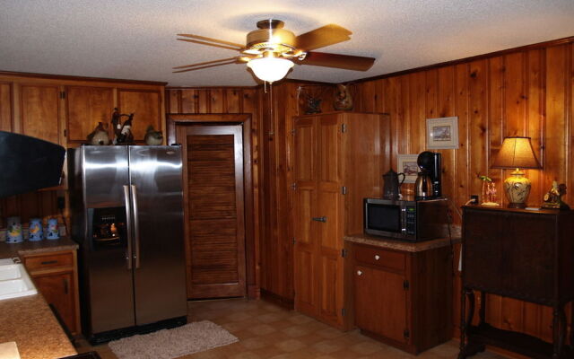 The White House on Freedom Way