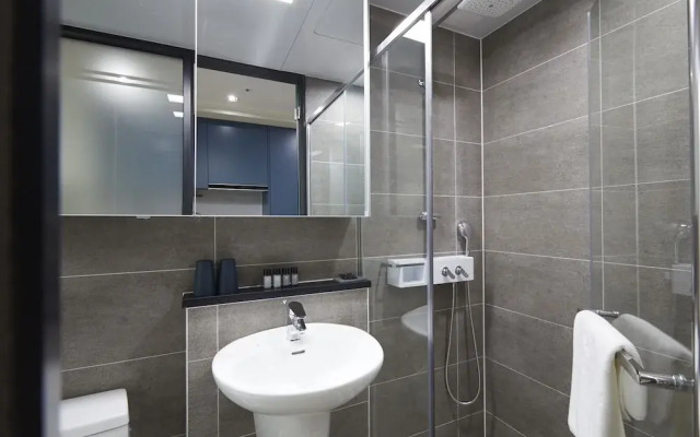 Sokcho Chonpines Beach Hotel