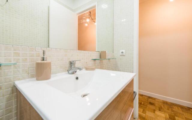 For You Rentals Madrid Rio apartment MAZ10
