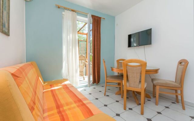 Apartments and Rooms Mate