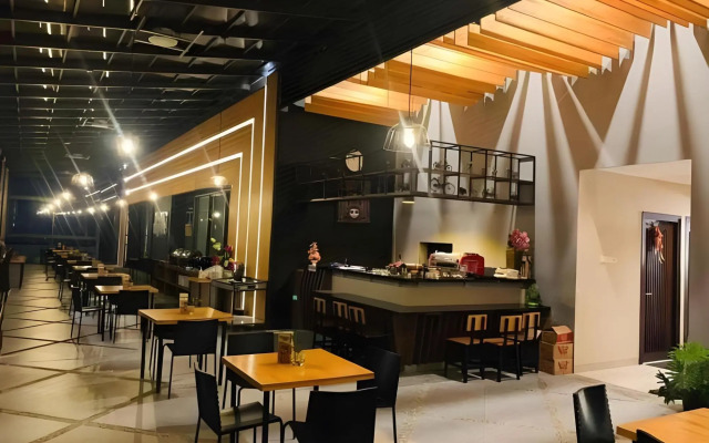 Front One Harvest Hotel Wonosobo