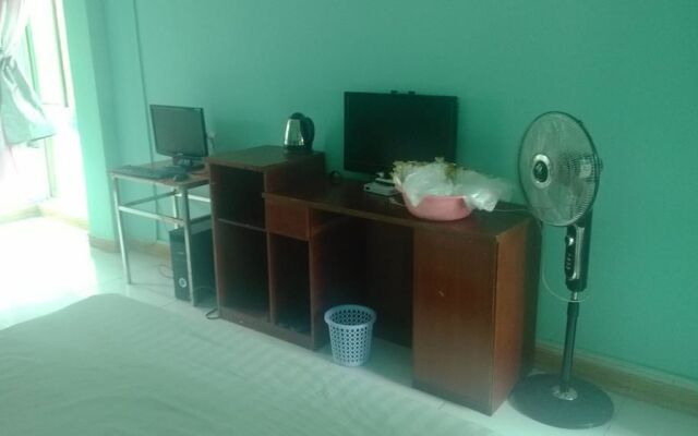 Wuzhishan Baolong Hotel
