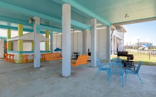 Pair-a-dice 3 Bedroom Home by RedAwning