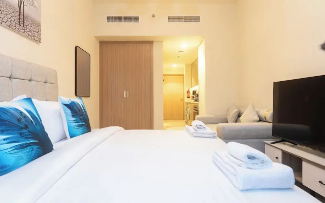 Chic Studio Retreat in Meydan City