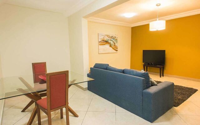 Earl Heights Suites Hotel