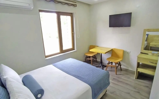 Kroisos Lake Resort Hotel