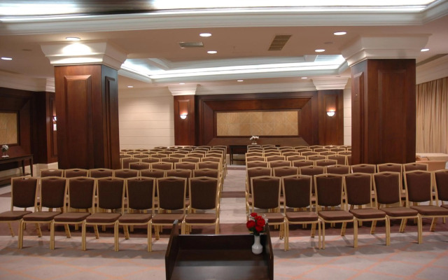 Meder Resort Hotel