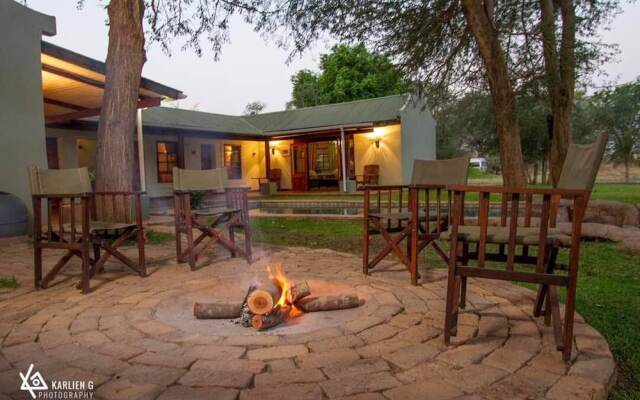 Thorn Tree House