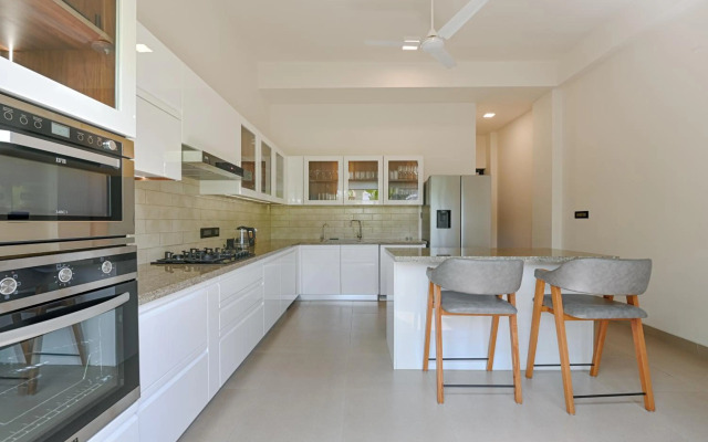 Melhor Stays - Mayberry 4 BHK