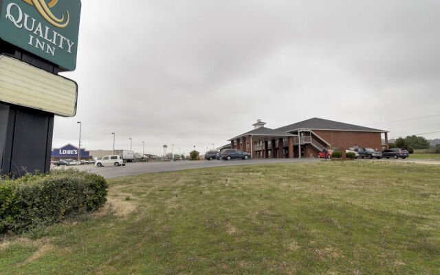 Quality Inn Russellville Area